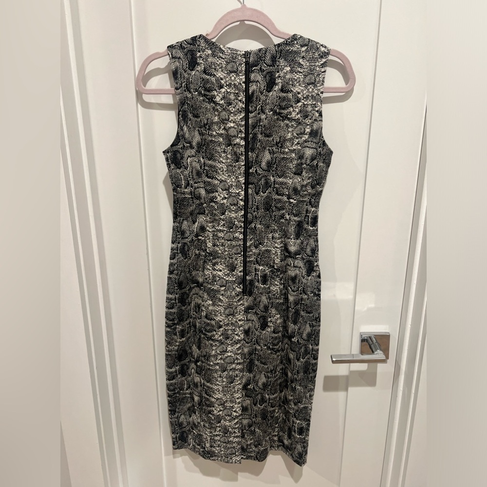 $498 KOBI HALPERIN Sz2 BEATRICE PYTHON-PRINT SLEEVELESS SHEATH DRESS - Picture 11 of 11